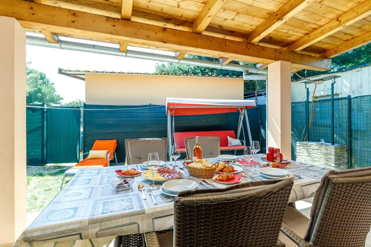Apartments Kiki 150 Meters To The Beach Banjole Croatia